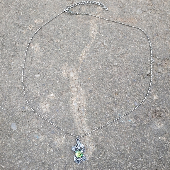 Silver Stone Flower & Leaves Necklace - Picture 2 of 4